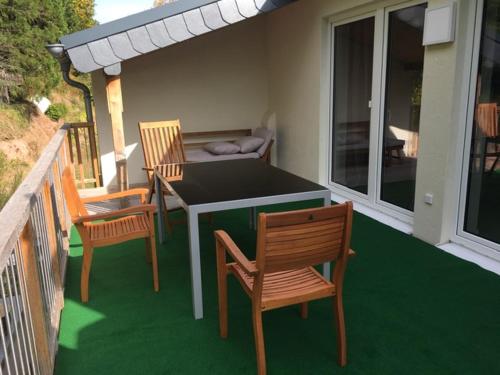 Dachterrassenwohnung - nah am See 9.3km von Scheuerner Straße entfernt