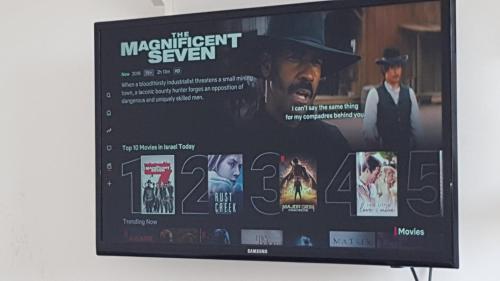 Room near Sheba Medical Center, and Bar Ilan, and TLV Airport in Priemiestis/oro uostas