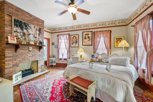 Goodbread House Bed and Breakfast