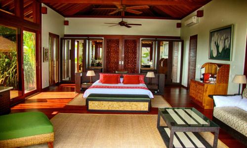 Sleeps 6