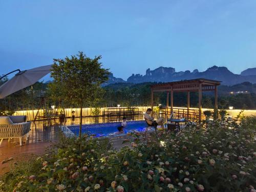 ทัศนียภาพภายนอกโรงแรม, Heaven's Gate Home Stay --free pick up service--panoramic view of Tianmen Mountain near สนามบินจางเจียเจี้ย