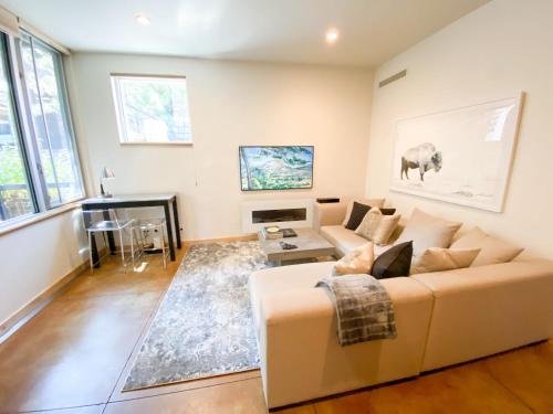 New Listing! 1BR - Steps to Gondola and Center - AC! - image 12