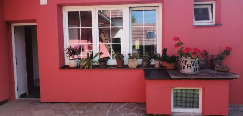 Keramický a výtvarný ateliér Konešín (Keramicky a vytvarny atelier Konesin) in Їхлава