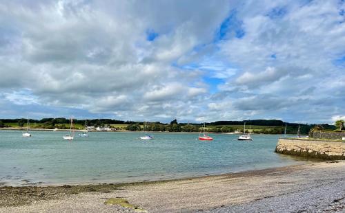 Garddfon Inn Y Felinheli