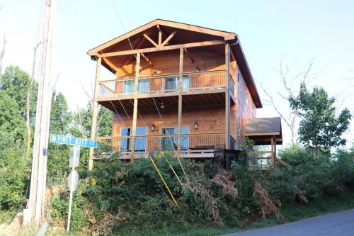 Chalet Village- Amazing Mountain Views - Piney Butt Place