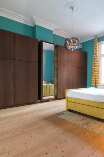 One-Bedroom Suite image 10