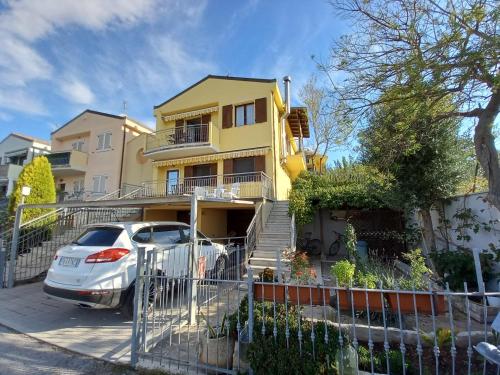 Villetta con giardino e parcheggio coperto gîte à louer Montarice