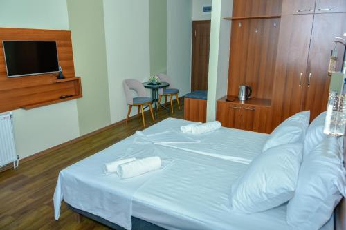 Hotel Story