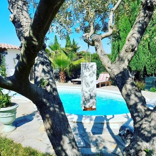 Cocon Provençal - T1 25m2 - SdB - Terrasse privée & Accès Piscine à Saint Chamas chambre d'hôte Miramas-le-Vieux