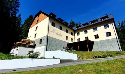 . Wellness Hotel pod Kyčmolem