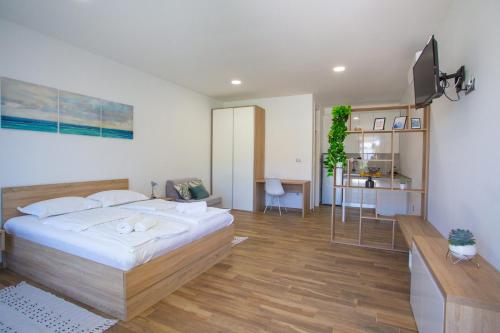 Poseidon Mobile Home Resort - image 2