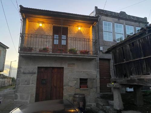  Casa A Escola in Maside