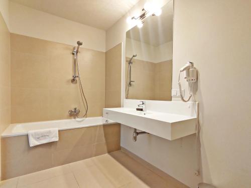Apartment with Balcony image 4