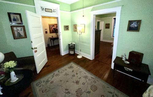 Grady House Bed & Breakfast