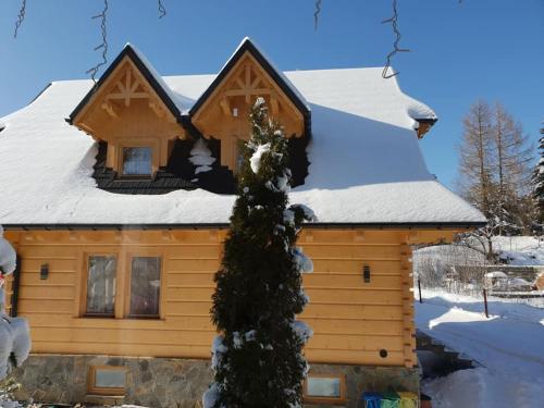 Three-Bedroom House image 3