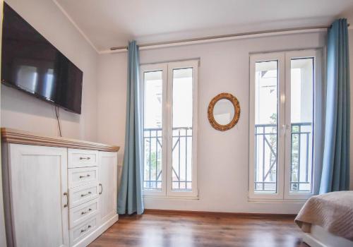 One-Bedroom Apartment image 2