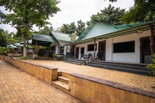 外観, Vrindavan Gopala Resort in ジャバルプール