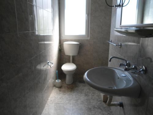 Lazar Apartments