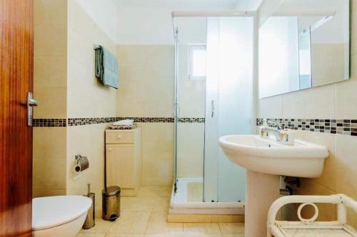 Two Bedroom Center Apartment Quarteira