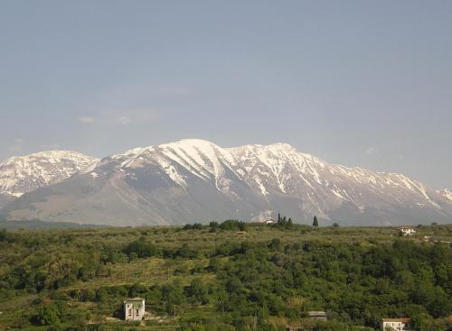 Tranquilla casa completa tra mare e monti vicina la citta
