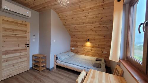 1 double bed, 1 twin bed