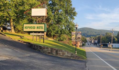 Hopwood Motel Pittsburgh