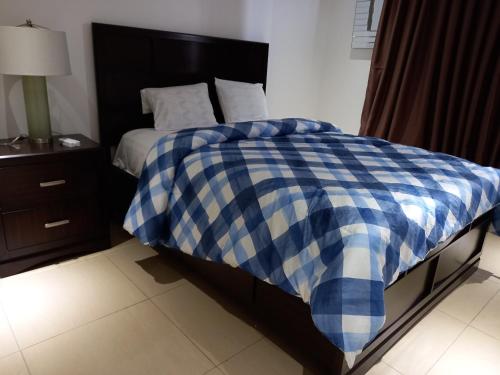 STUDIO MEUBLE DE LUXE STYLE AMERICAIN