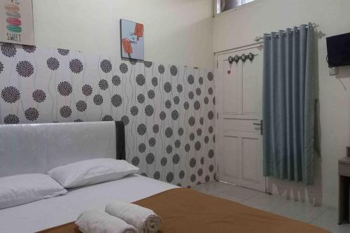 Standard Double Room image 9