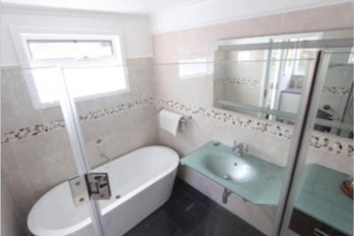 Lighthouse Retreat - Pet Friendly Free Wifi