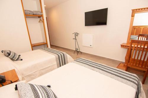 320285825 Hotel Danini