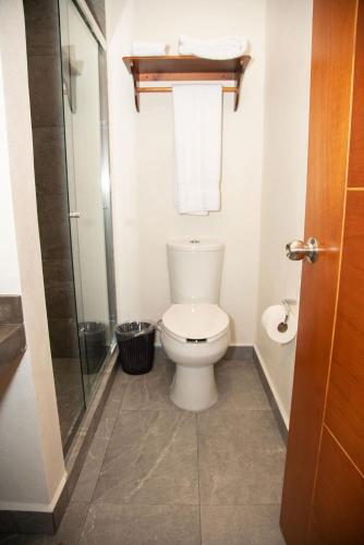320285827 Hotel Danini