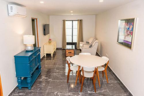 320287284 Hotel Danini