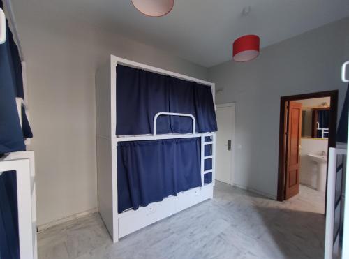 Samay Hostel Sevilla Room Type - 6-Bed Dormitory -- Mixed
