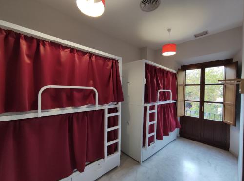 New Samay Hostel – Seville, KY