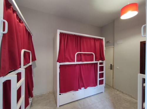 New Samay Hostel – Seville, KY