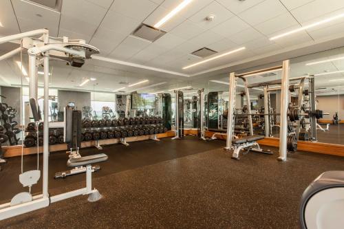 Elegant 2BR Condo with SKY POOL by CozySuites - image 2