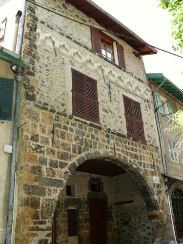 Entree, Un studio, une Histoire : Le palais Gubernatis. in Saint-Martin Vesubie
