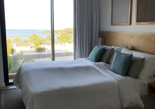 Apartment with a Sea View, Roches Noires (photo 3)