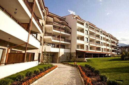 Parklands Hotel & Pool , 