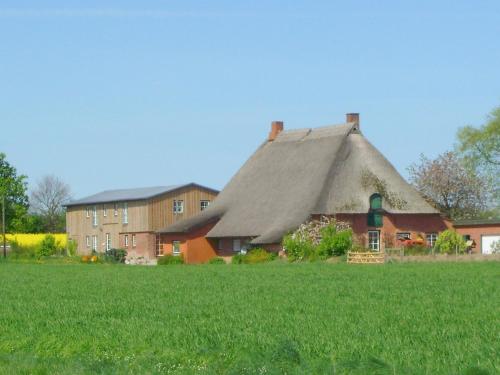 "Hof Triangel - Whg 1" - Bauernhofurlaub mit Streicheltieren und Treckerfahren in Lubeck Suburbs