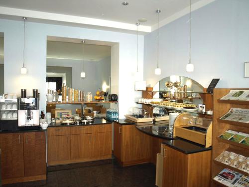 Central-Classic Hotel - image 7