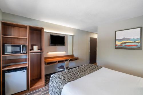 Queen Room - Disability Access - Non-Smoking