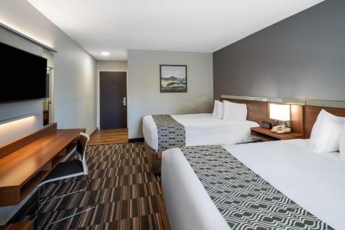 Queen Room with Two Queen Beds - Non-Smoking
