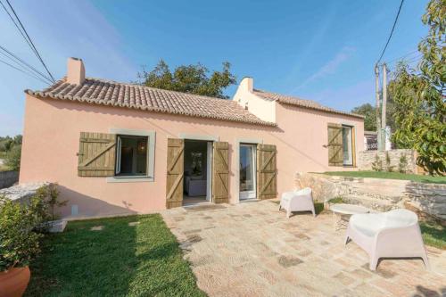 Walnut Cottage - Cosiness between hills and sea. in Morelinho