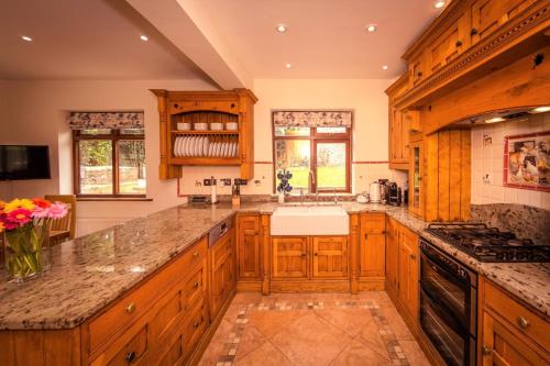 Riverbank Cottage - idyllic riverside country cottage on South Downs in Alfriston