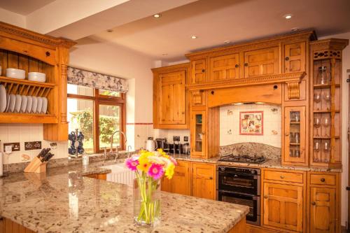 Riverbank Cottage - idyllic riverside country cottage on South Downs in Alfriston