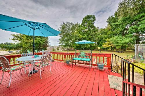 Memphis Home with Smoker about 2 Miles to Graceland! - image 6