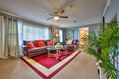 Memphis Home with Smoker about 2 Miles to Graceland! - image 11