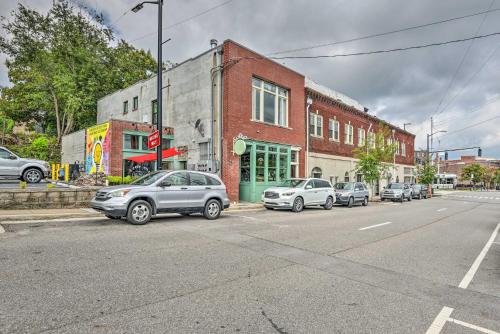 Modern Knoxville Gem Near Campus and Eateries! in Knoxville, USA