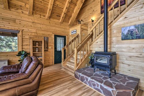 Luxe Cabin in Woods with Wraparound Deck and Fire Pit!